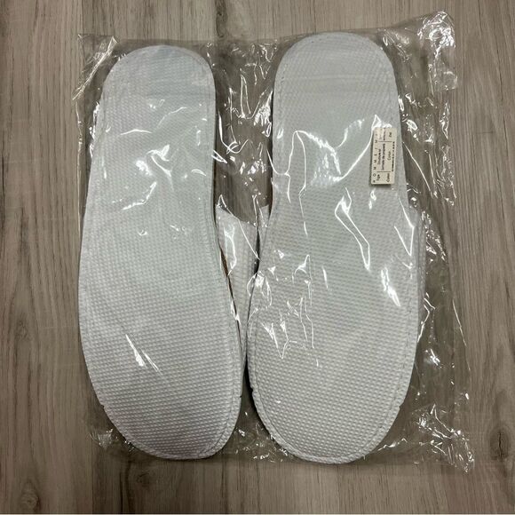 Slippers from Le Meurice Hotel Paris. Mens size M/L. Still in package - Picture 3 of 10